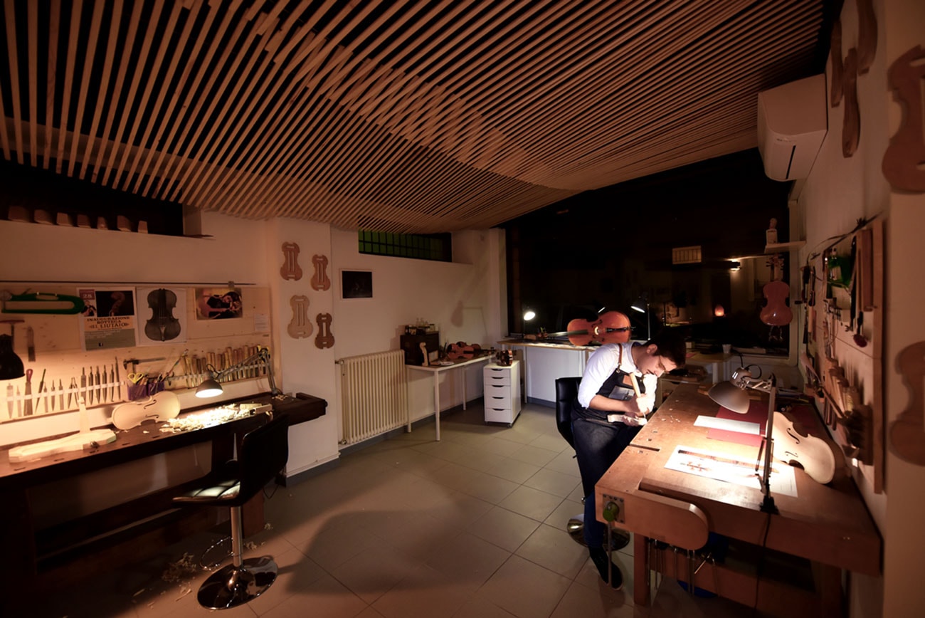 bottega liutaio cremona Liutaio a Cremona